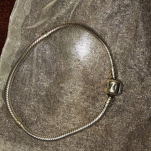 Jewelry - Pandora clasp silver bracelet